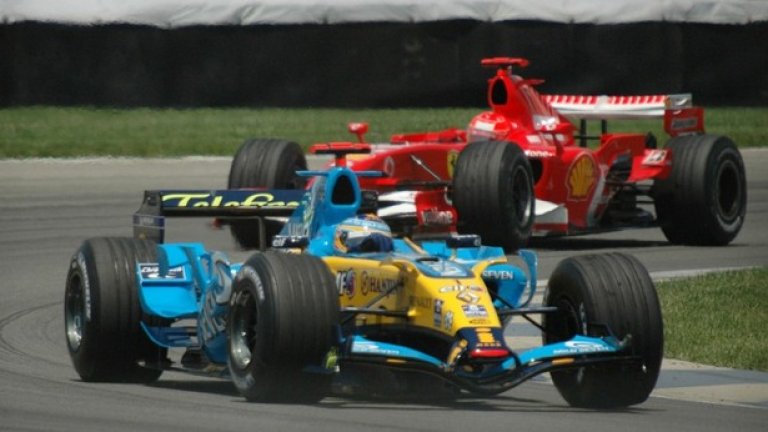 Фернандо Алонсо срещу Михаел Шумахер
През 2005 година Алонсо детронира Шумахер след пет поредни титли за германеца и Ferrari. През 2006 Шуми се опита да си върне титлата, но Алонсо се оказа твърде силен съперник и отново спечели шампионата, а Михаел обяви, че напуска Формула 1.
Квалификацията в Монако през 2006 е показателна за отношенията между двамата. Тогава Михаел „случайно” паркира болида си насред трасето, проваляйки бързите обиколки на всички свои съперници, включително и на Алонсо. Стюардите отнеха полпозишъна на Михаел и го пратиха да стартира последен.
