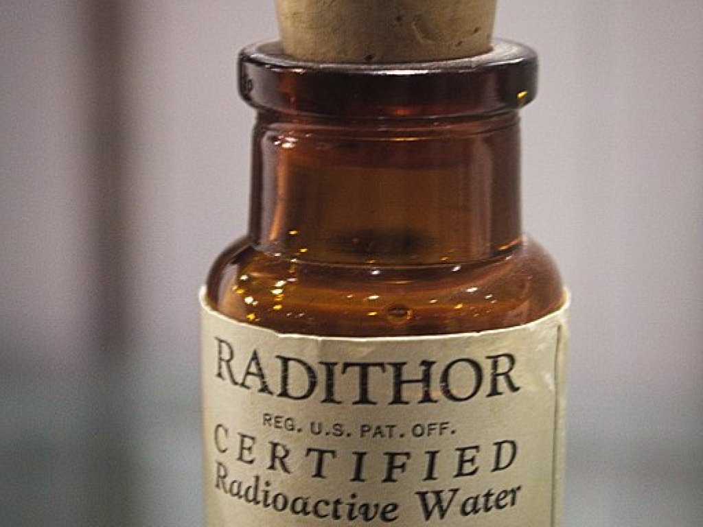 511px-Radithor_bottle_(25799475341)