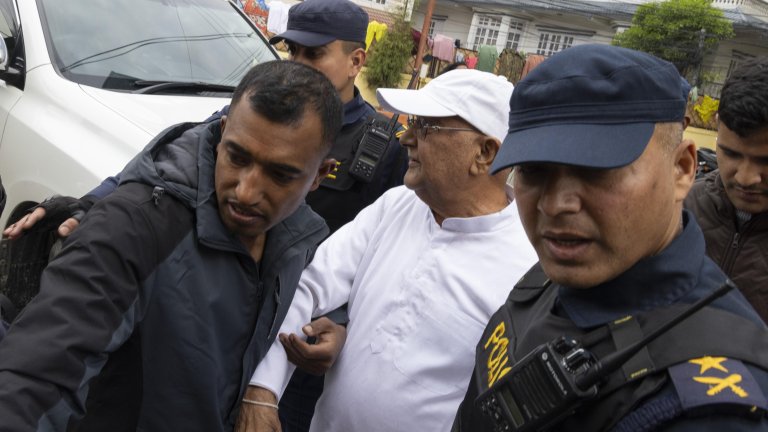 Арестуваха бившия премиер на Непал заради кървавите протести от 2025 г.