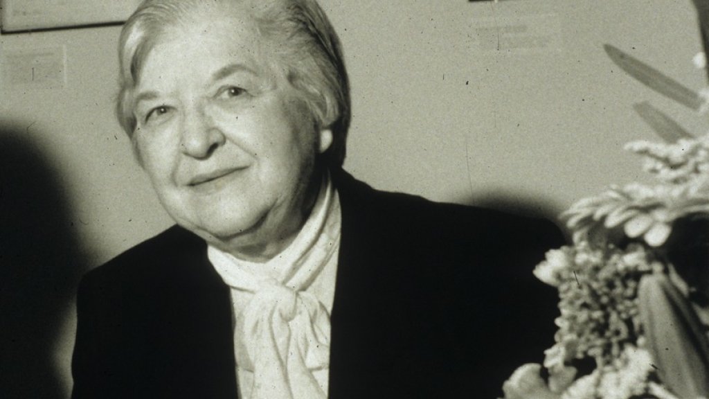 Stephanie_Kwolek_at_Spinning_Elements_by_Harry_Kalish.TIF