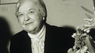 Stephanie_Kwolek_at_Spinning_Elements_by_Harry_Kalish.TIF