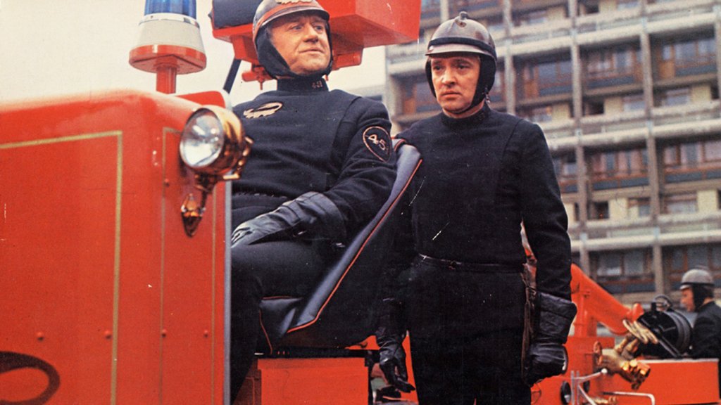 \"451 градуса по Фаренхайт\" (Fahrenheit 451, 1966)
Това е единствения американски филм,  адаптиран за екрана и режисиран от известни  френски режисьор Франсоа Трюфо. Знаете историята, по оригинал на Бредбъри, за изчезващите книги. Няма писмени симво
