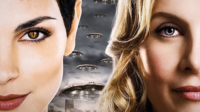 Играла е рептил
Морена продължава флирта си с научнофантастичния жанр на малкия екран, като за това вероятно помага и екзотичната ѝ визия. Появява се в десетия сезон на поредицата "Старгейт" (Stargate SG-1), която беше излъчвана и в България, а след това ѝ във филма Stargate: The Ark of Truth. Първата ѝ наистина главна роля обаче е в сериала V (2009-2011 г.). Римейк на стар фантастичен сериал, V разказва за извънземна раса от гущероподобни същества, маскирани като хуманоиди, които идват на Земята с обещание за мир, но всъщност имат много по-коварни планове. Бакарин е в ролята на Анна - лидерът на Посетителите, която - както се досещате - също е рептил.