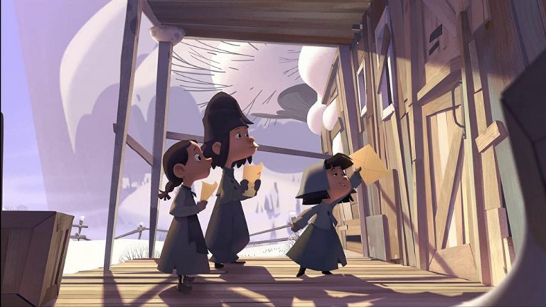 "Клаус"
Това е една алтернативна история за произхода на Дядо Коледа, тоест не говорим за онази историческа версия за Свети Николай. Действието се развива през 19-и век, когато един пощальон се установява в островен град в Далечния Север, а баща му таи надежда той да бъде превъзпитан. Това отвежда главният герой Джаспър при майстора на играчки Клаус, където, както се досещате, започва и трансформацията на пощальона. Както винаги в коледните филми, тук също намира място посланието за доброто, предизвикващо друго добро.