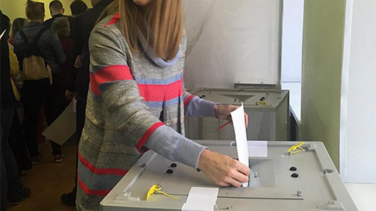 Светлана Журова (Единна Русия). Олимпийската шампионка по бързо пързаляне с кънки е депутат от 2013 г.