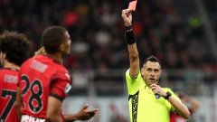 Червен картон закопа Милан в дербито с Юве