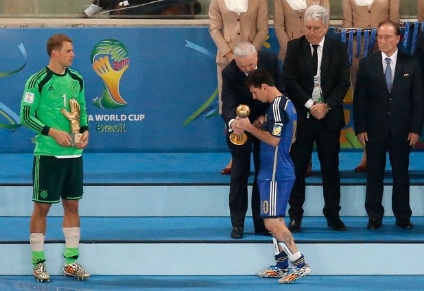 Юли 2014: Аржентинецът стана номер 1 на Световното първенство в Бразилия и изведе страната си до финалния мач, но там голът на Марио Гьотце донесе победното 1:0 за Германия. Меси се размина със Световната купа - и това остава едно от големите му разочарования