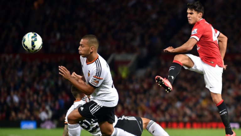 Рийс Джеймс, дебютира на 26 август 2014 срещу МК Донс за Купата на Лигата
Напусна далеч преди идването на Моуриньо и в момента е в Уигън.