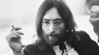 Когато Джон Ленън подписа албум за бъдещия си убиец: Най-скъпите автографи в музикалната история