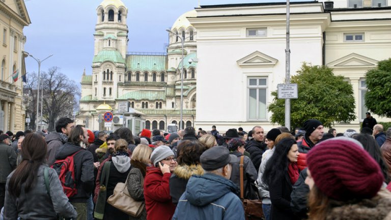 Протестът срещу Слави Бинев блокира парламента