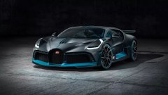 Новият спортен автомобил е базиран на Bugatti Chiron и същевременно е по-бърз, но и по-бавен от него. Как обаче се получава така?