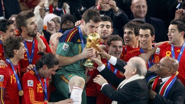 Година след като станаха световни шампиони испанците демонстрират, че знаят как да използват успеха си