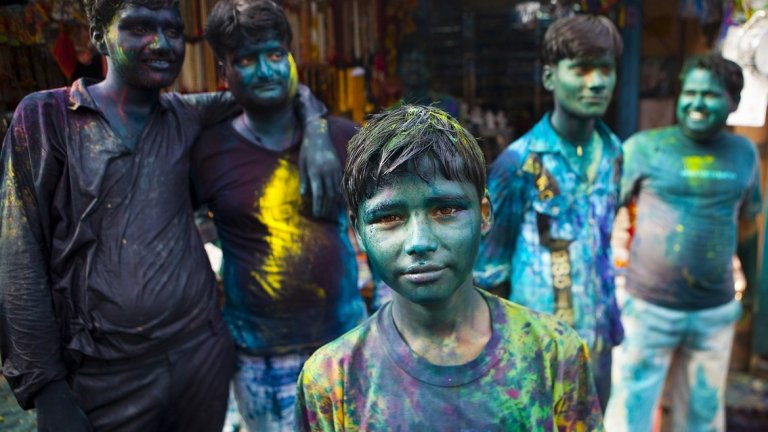 Да се къпеш в цветовете на любовта и веселието