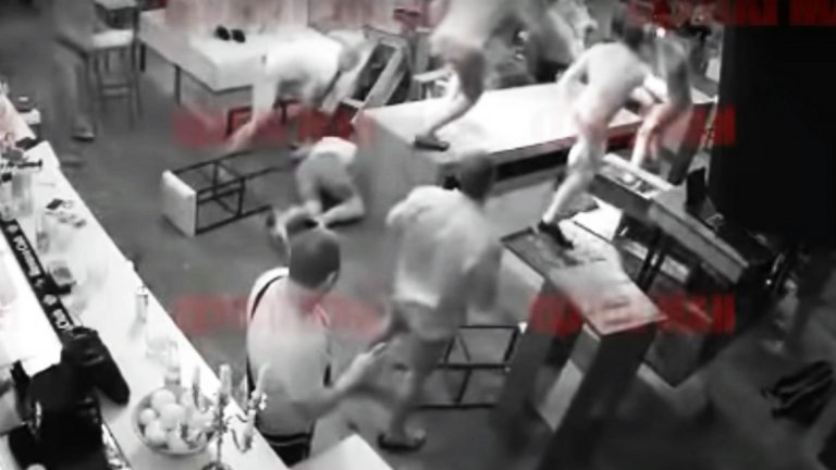 Отговорът на въпроса защо батките и мутрите се подстригват толкова късо вече има своя отговор - за да не ги скубят по дискотеките.