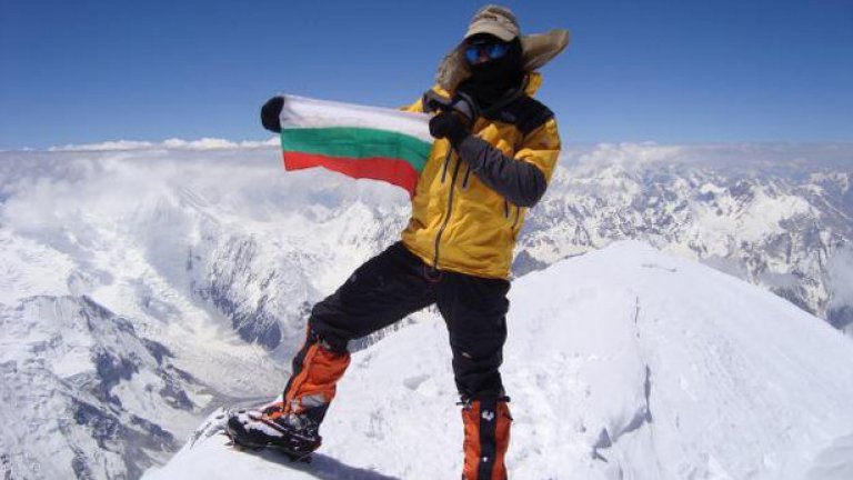 На вашето внимание: първият българин, който изкачи  K2  - зоологът Боян Петров