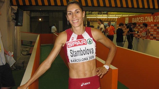 Друго българско момиче - Ваня Стамболова, пък се класира на шесто място на 400 м с препятствия на Световното първенство
