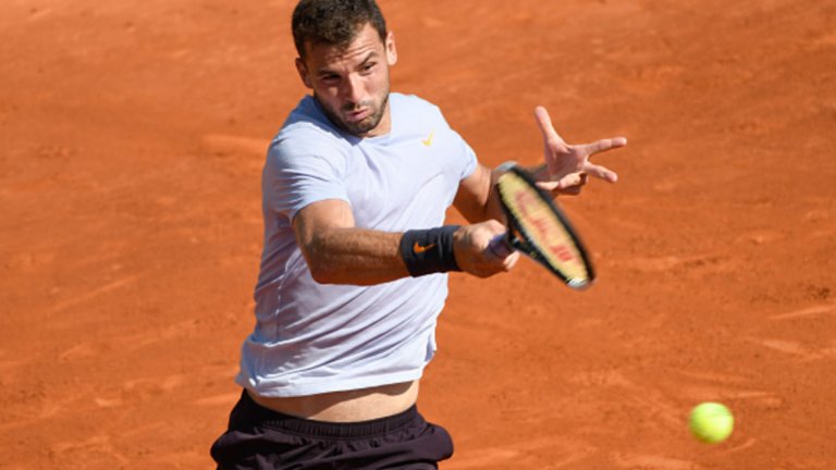 Димитров загуби в третия кръг на турнира в Барселона през миналата седмица и не успя да защити позициите си от достигнатия четвъртфинал в надпреварата година по-рано и се смъкна с още шест места.