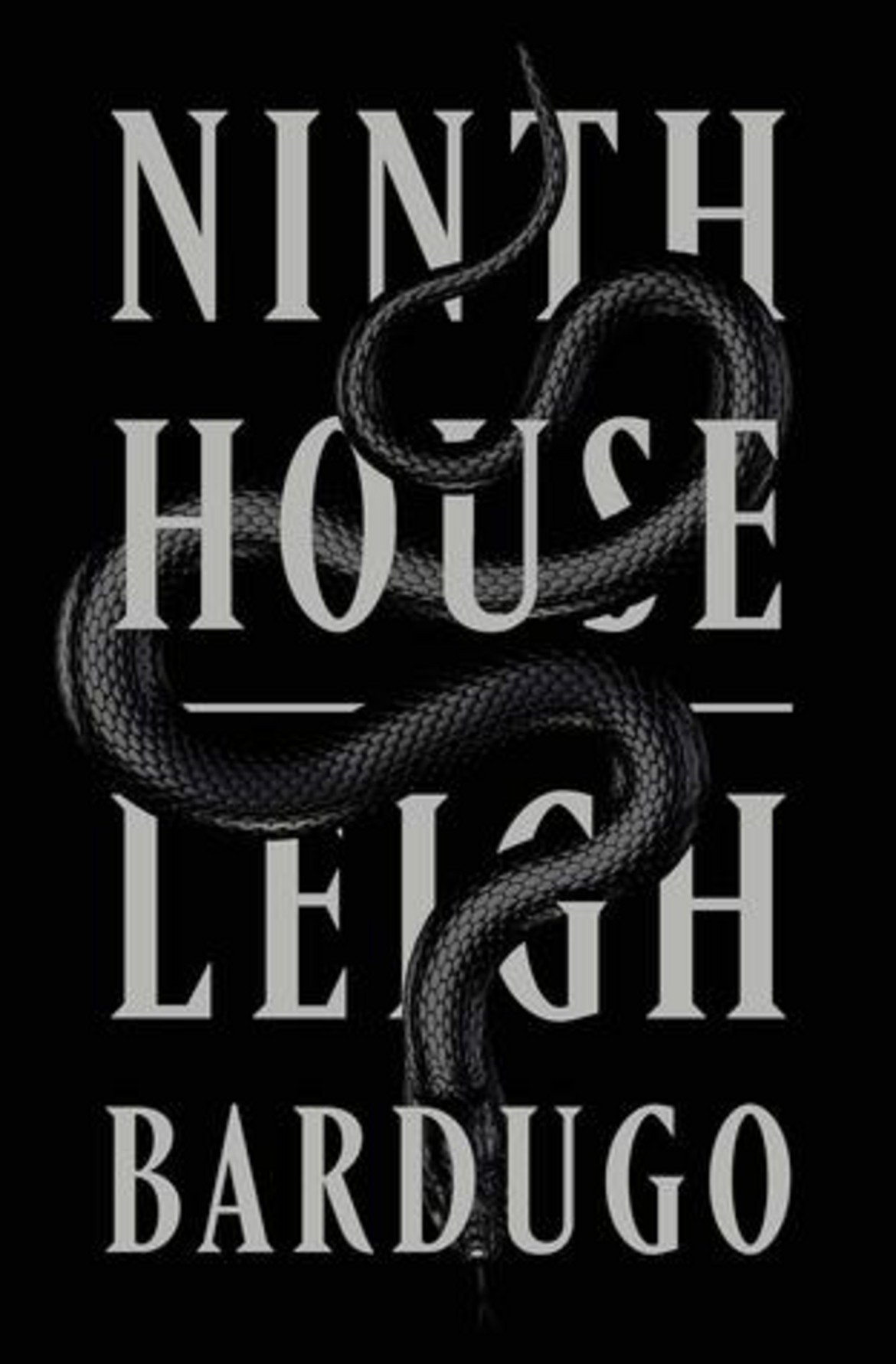 "Деветият дом"
В категорията за фентъзи победителка е Лий Бардуго с книгата си "Деветият дом".