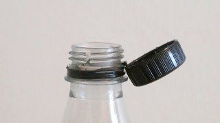 Pulloon_kiinnitetty_pullonkorkki_4