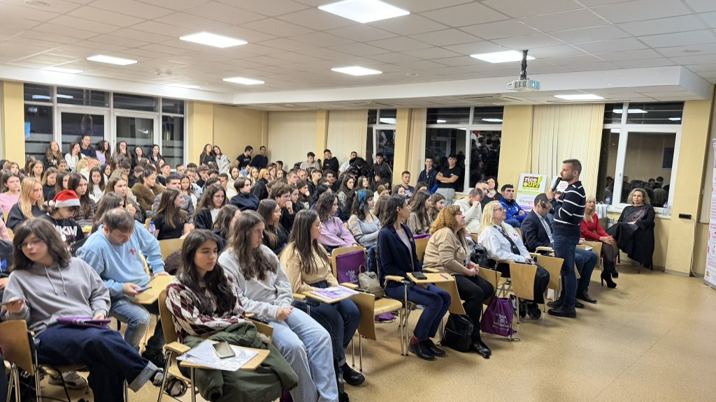 София ражда все по-късно