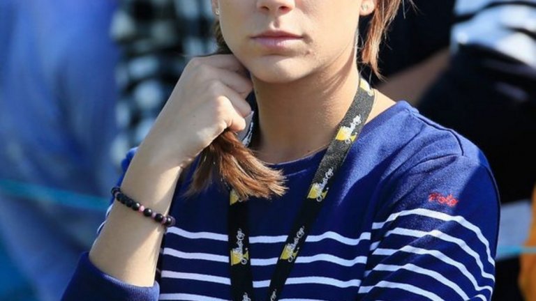 Джордан Спит - Ани Верет
Двамата се сгодиха миналата Коледа. Джордан и Ани са гаджета от ученическите години. Верет е с икономическо образование и работи като ивент мениджър.