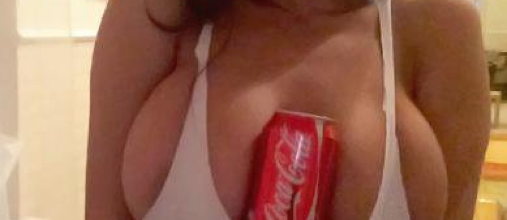 #HoldACokeWithYourBoobsChallenge