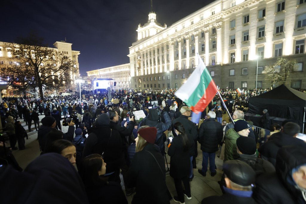 Протестът на 10 декември: Вън мафията от властта (СНИМКИ)