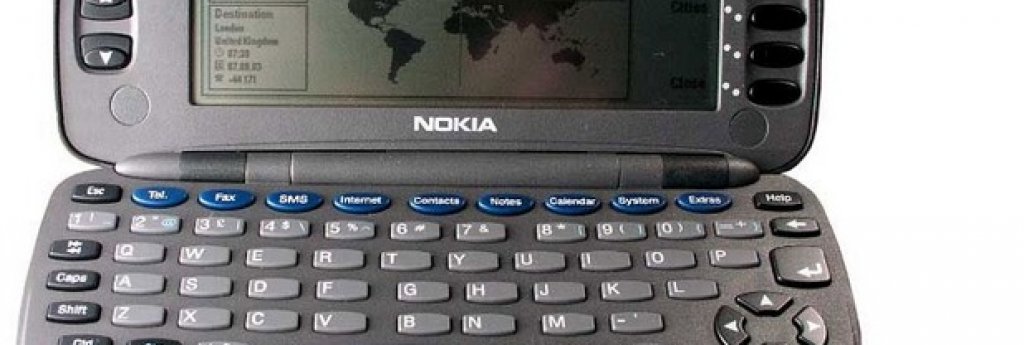 Плъзгаща се клавиатура

От машината, на която се възхищавахме само по картинки Nokia 9000 Comunicator, до днес QWERTY клавиатурите на мобилни устройства изминаха дълъг път. Колкото и да са удобни екраните, на които можеш да дадеш наляво или на дясно и да си избереш половинка, физическата клавиатура си остава най-доброто нещо при телефон, който се използва активно за бизнес цели. Когато тя пък е скрита и остава повече място и за голям екран, комбинацията е чудесна.



Можем да похвалим BlacBerry Priv, че държи пламъка на плъзгащите клавиатури и наистина се надяваме някой ден те да направят своето славно завръщане.