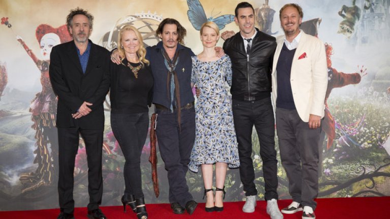 Освен цял куп зашеметяващи анимационни хватки, за снимките на филма са използвани цели 12 истински декора, построени в известните студия "Шепъртън", близо до Лондон.