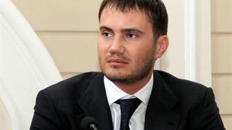 Виктор Янукович - младши е бивш депутат и живее в изгнание в Русия, както баща си