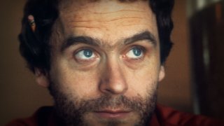 conversations_with_a_killer-the_ted_bundy_tapes_s01e01-publicity-h_2018