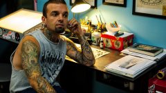 Традиционният стил на татуиране е запазена марка на Old Time Tattoo. "Ако искате нещо в реалистичен стил, потърсете друг, който ще го направи" - казва Владмир