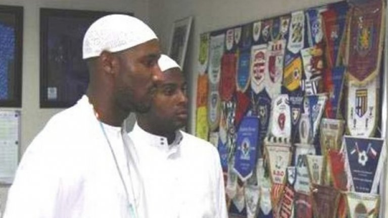 Никола Анелка. Французинът прие исляма като играч на Челси. "Всъщност винаги съм бил мюсюлманин, просто не съм го осъзнавал. Гледната ми точка напълно съвпада с всичко, написано в Корана", обяви Абдул Салам Билал Анелка.