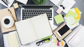 Разхвърляй бюрото си: 5 съвета за ново начало в стария офис