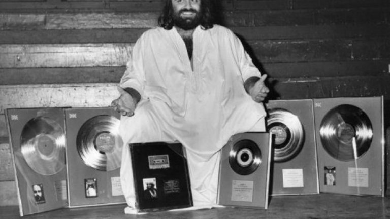 Демис Русос беше автор на 15 самостоятелни албума.