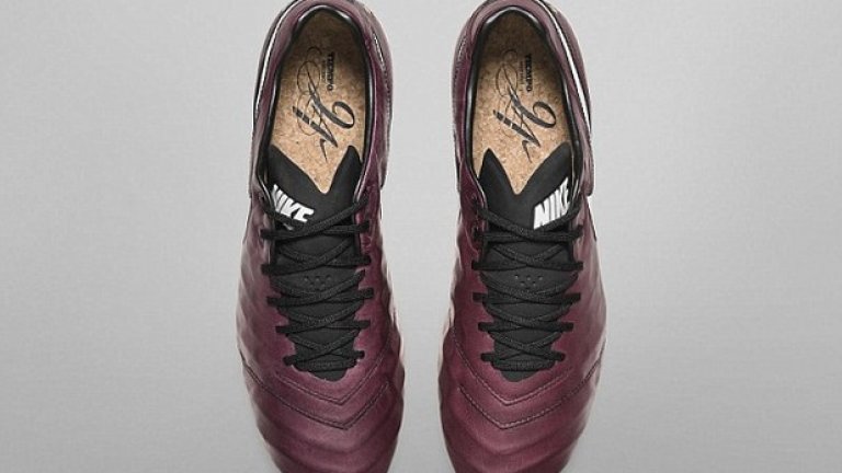 Пирло вдъхнови Nike за "винени" обувки