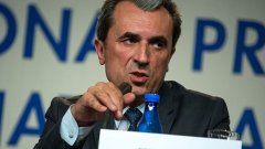 Премиерът Пламен Орешарски обяви, че "този път по-внимателно" търсят кандидатура за председател на ДАНС 