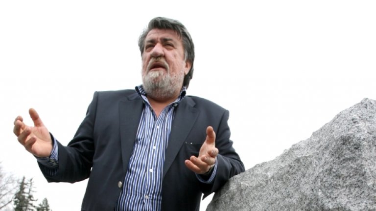Скулпторът и бивш министър на културата Вежди Рашидов призова да дадем орден на посланик Филип Отие и да не се правим на злобни балканци