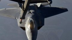 "Не е трудно да се предположи, че скоро F-22 могат да започнат да правят ротации в Европа, за да помогнат на отбранителните сили на НАТО", казва Джеймс, цитирана от Wall Street Journal.
