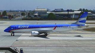 austral embraer santiago de chile airport