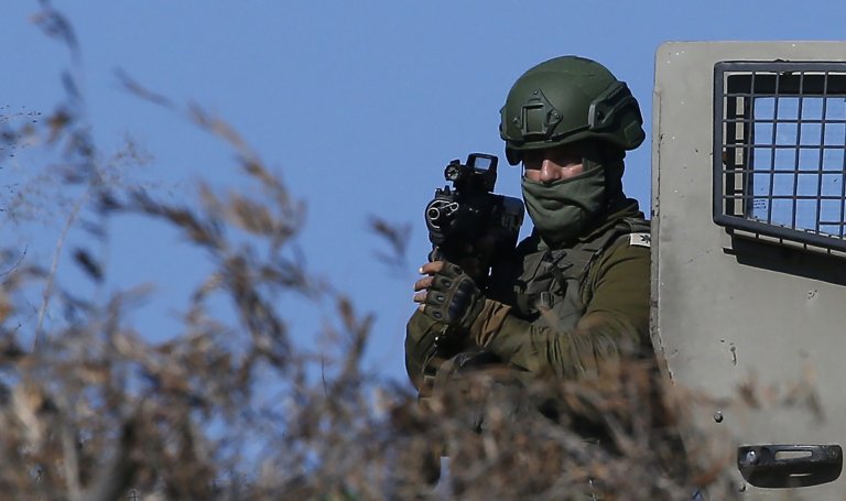 Израел е в състояние на пълна бойна готовност за нападение от Иран.