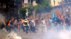 Протестите в Истанбул срещу унищожаването на парка Гези започнаха на 28 май, а по-късно прераснаха в по-бурни размирици