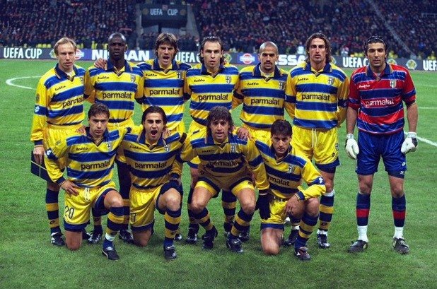 Тимът преди финала срещу Марсилия през 1999-а в Москва, когато бе вдигната Купата на УЕФА с 3:0.
