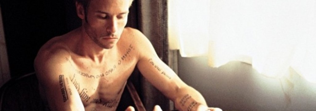 Memento (2000)