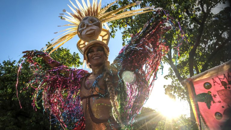 Карнавалът в Рио де Жанейро започна (СНИМКИ)