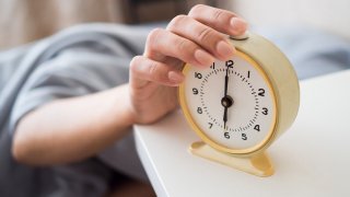Пет лесни и работещи съвета, които да подобрят качеството на съня ви, за да не ви удари "въртенето на стрелките" в края на март
