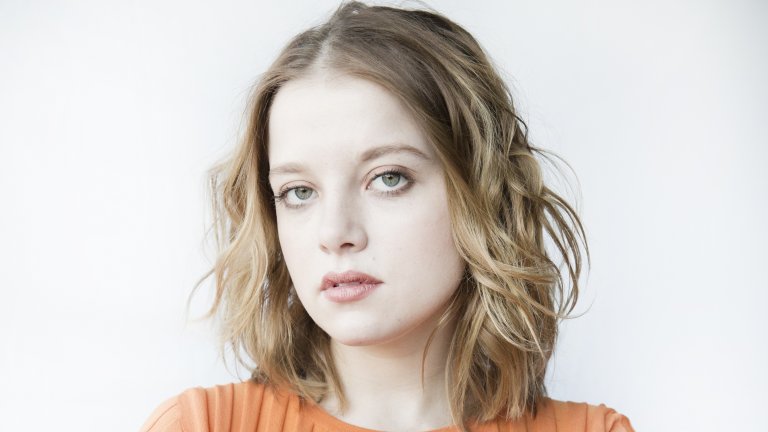 Йела Хасе
Още от тийнейджърските си години Йела Хасе е свикнала с големи роли, като зад гърба си за своите 28 години вече има доволно количество роли и две награди. Сега можете да я видите във филма "Берлин Александерплац", част от програмата на Cinelibri 2020.