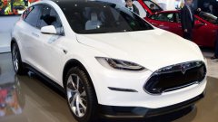 Преди дни Tesla отвори „конфигуратор" за Model X, който позволява на първите клиенти на модела да пробват бъдещото си возило