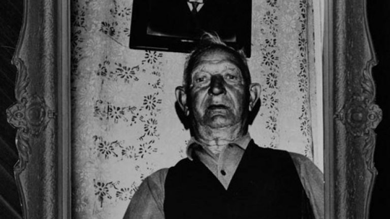 Зофия Ридет: фотографски роман за хора, къщи и съдби