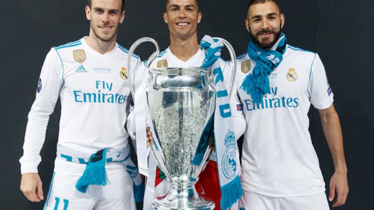 3. Какво ще се случи с Гарет Бейл и Карим Бензема?
Освен за Роналдо, след победата над Ливърпул във финала в Киев, се заговори и за раздяла с Бейл и Бензема. Това означава, че само в рамките на това лято цялото трио BBC може да напусне „Бернабеу“. Бейл вкара два от головете за успеха с 3:1 и донесе третата поредна купа от Шампионската лига на Реал, но също се изказа остро след финала, оплаквайки се, че не получава достатъчно игрово време. Бензема пък е яростно критикуван от повече от година заради липсата на голове. Ако и тримата напуснат Реал, Лопетеги ще трябва да гради цялото си нападение от начало.